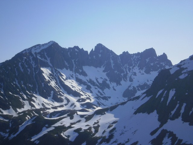 Mellom Middagshornet og Hallehornet
