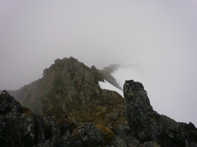 Oppom skodda på Middagshornet