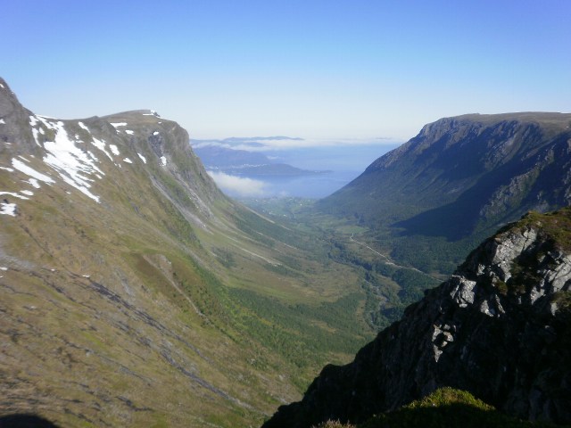 På Middagshornet i Nordre Vartdal