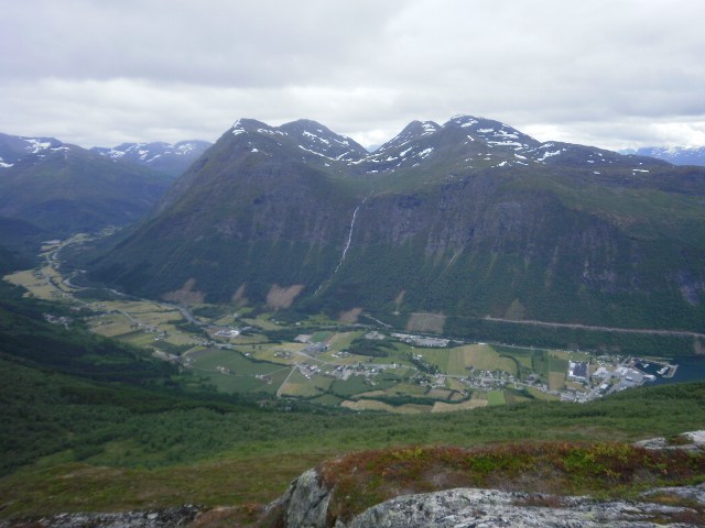 Over Memorgoshornet og Varden